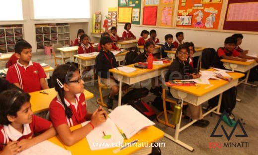 UWC Mahindra College image 3